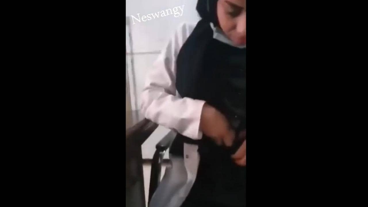 السكرتيرة اللبوة تتشرمط مع مديرها في المكتب سكس مصري