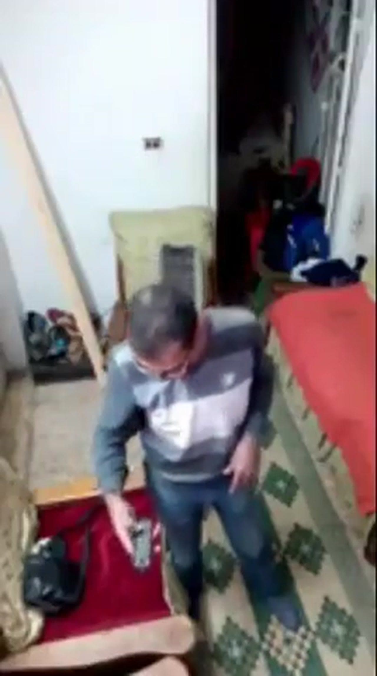 سكس مصري مخفي من كاميرا البيت - زوجه تخون زوجها مع صاحبها