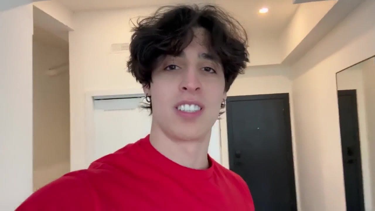 الينا انجل تعطي كسها لـ يوسف خليل التونسي ليأكله