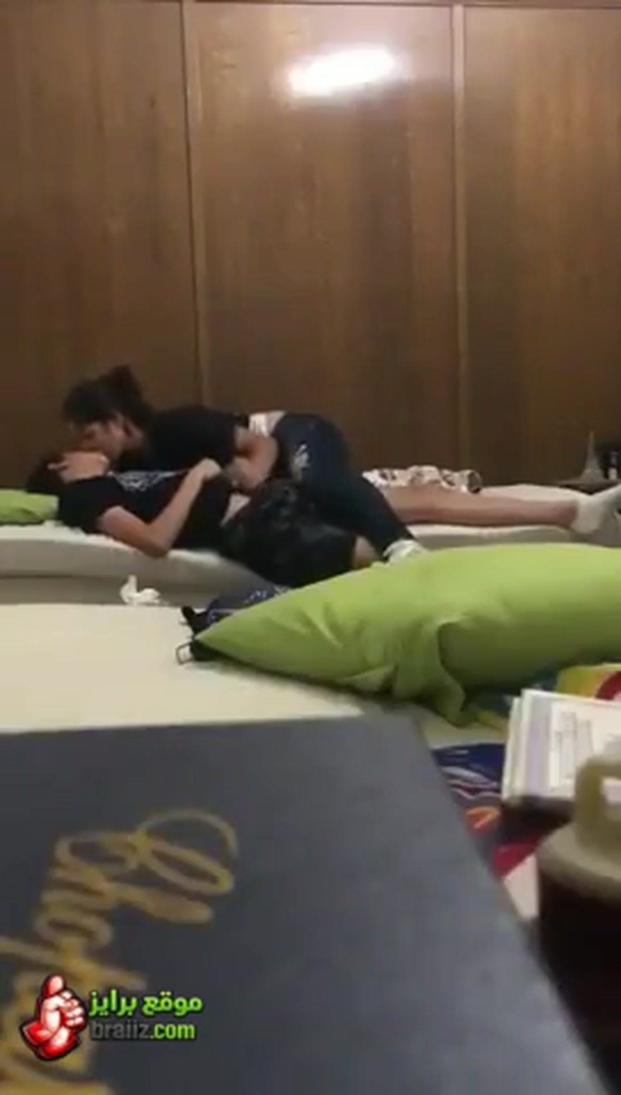 اندر ايدج مصريه خبره بتقوله علي فكره انا بعرف امص مقطع بلوجوب