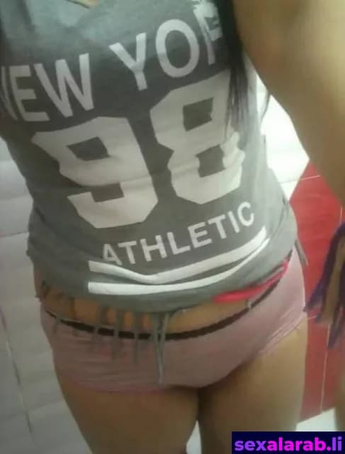 مها تقلع البنطال لحبيبها